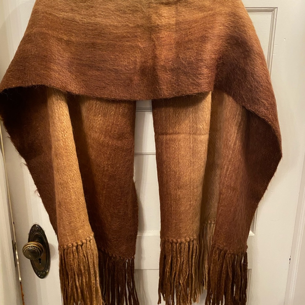 Brown ombré wool shrug scarf